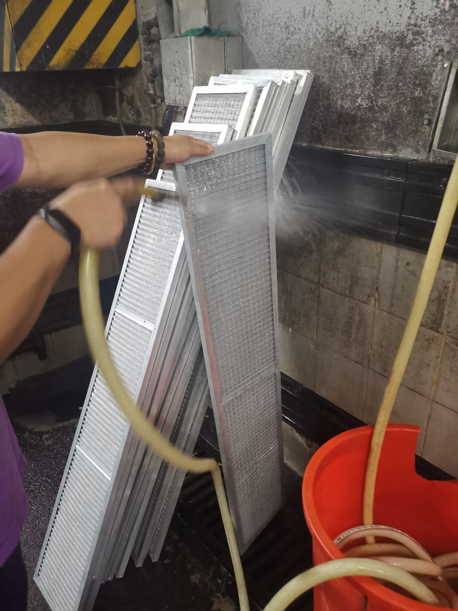 清洗冷氣隔塵網
